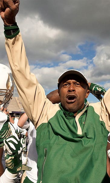 USF signs Taggart to 3-year extension through 2020
